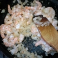 玉ねぎゴロゴロ えびのケチャップ炒め レシピ 作り方 By びばまいぺーす 楽天レシピ